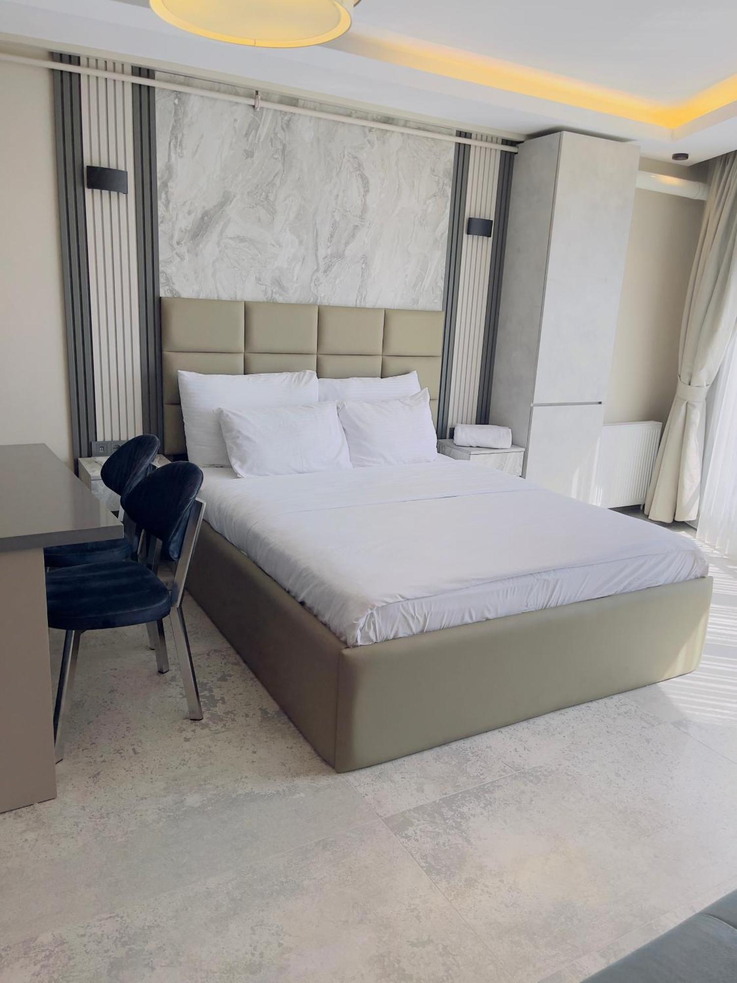 Aymira Suite Hotel Istanboel Buitenkant foto